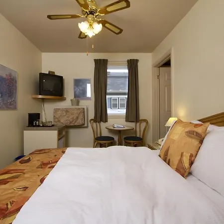 Brigantine Inn Lunenburg Room photo