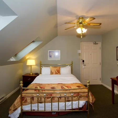 Brigantine Inn Lunenburg Room photo