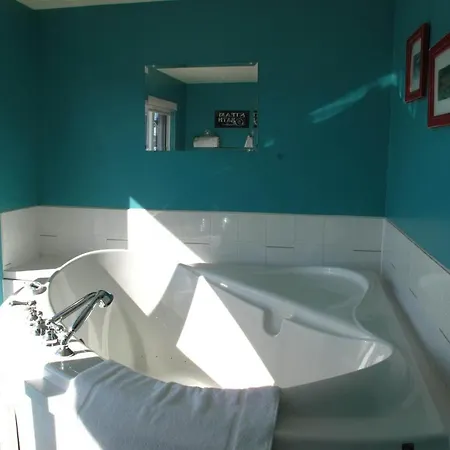 Brigantine Inn Lunenburg Room photo