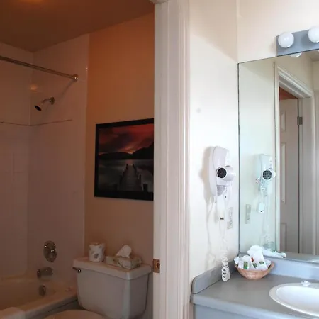 Brigantine Inn Lunenburg Room photo